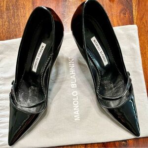 Manolo Blahnik Mary Janes size 40 patent leather